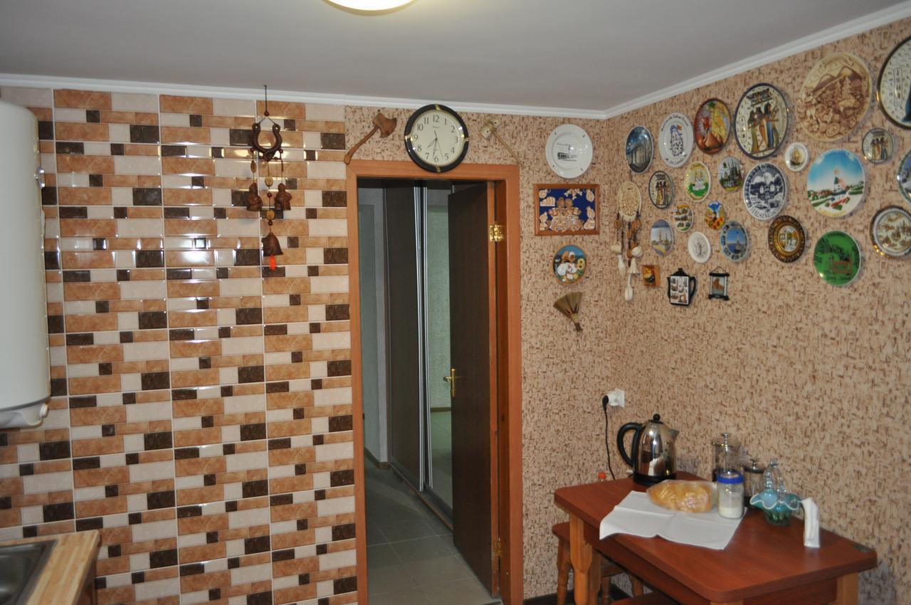 Hostel Bayit Kremenchuk Bagian luar foto